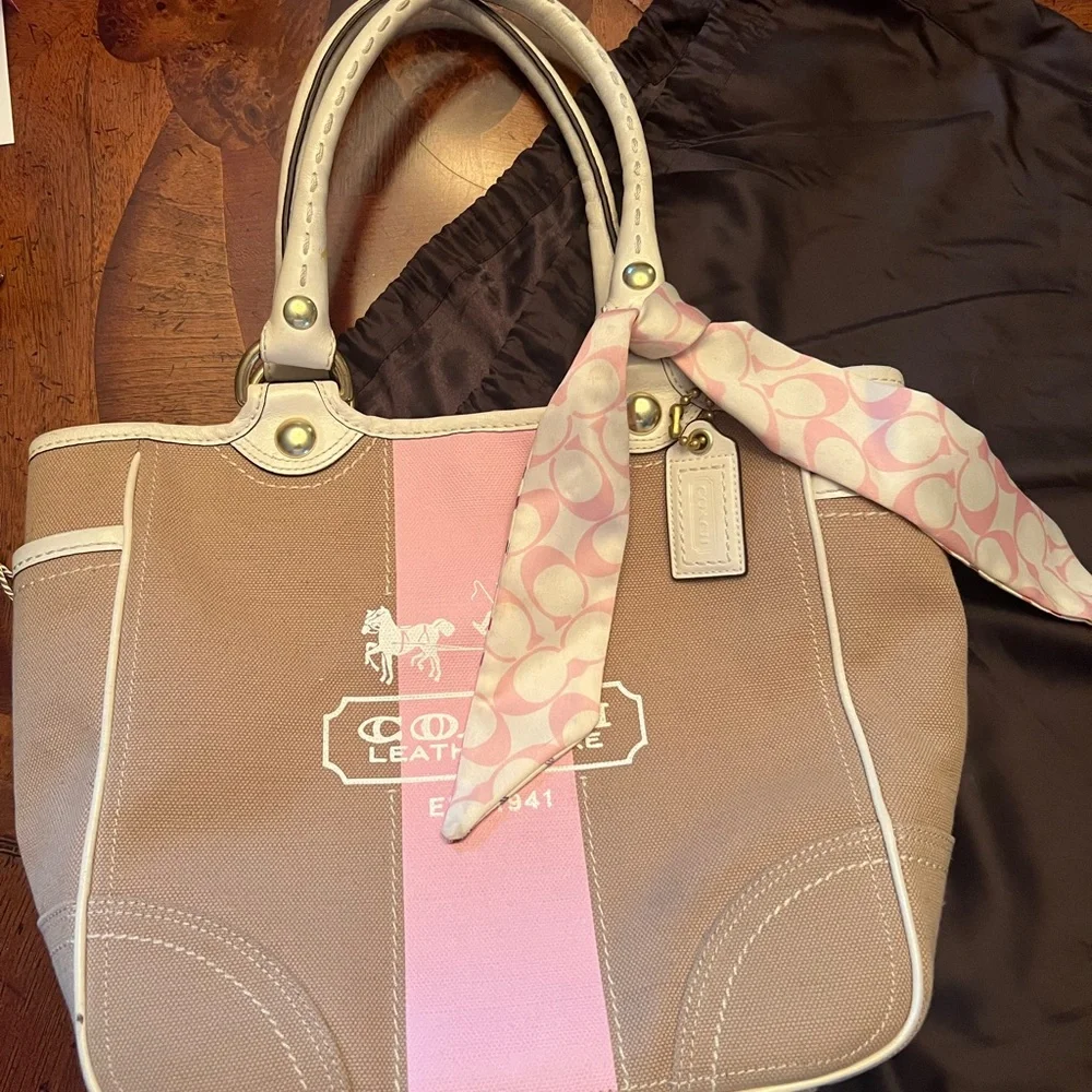 Authentic coach .  Like new , great condition. Has matching scarf tie on it. - Picture 2 of 5